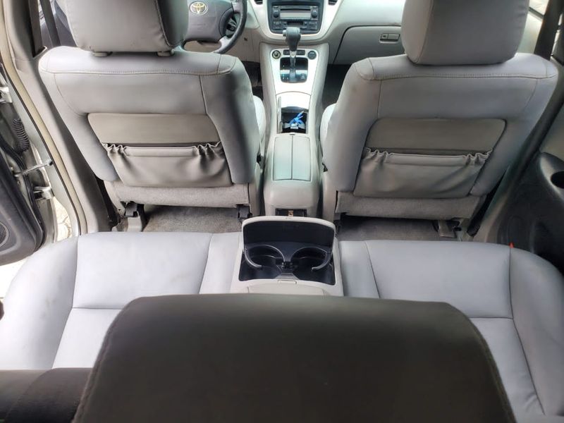 Thumbnail 5 of 2006 Toyota Highlander LE